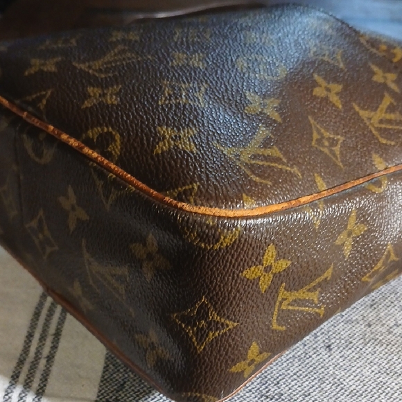 Louis Vuitton Brown Monogram Men's Bag - Picture 7 of 16